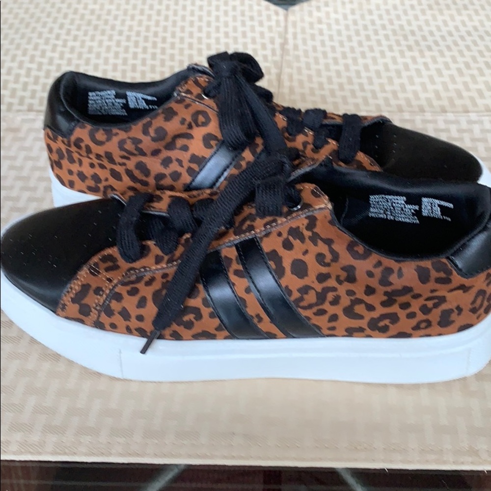 TIME and TRU Walmart Black & Leopard Sneakers